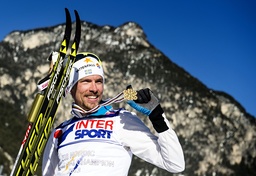 Johan Olsson efter karriärens höjdpunkt: VM-guldet på 50 kilometer, klassiskt, i Val di Fiemme 2013. Numera är han en av tv-experterna under Viaplays längdsändningar.