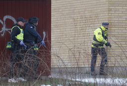 En stor polisinsats nådde Risbergska efter larmet om skottlossning.