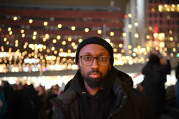 Sakariya Hirsi, konferencier och medarrangör för manifestationen.