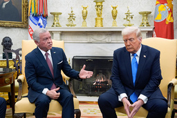 Jordaniens kung Abdullah II och president Donald Trump i Ovala rummet i Vita huset.