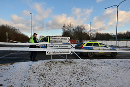 Polisen på plats utanför Campus Risbergska i Örebro.