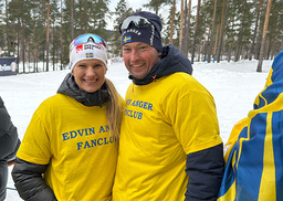 Edvin Angers föräldrar Ellinor och Fredrik Anger berättar att sonen skapat skidfeber i Hedemora. Därför kom det hundratals personliga fans till Falun för heja på Hedemoras skidhopp.