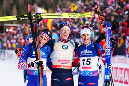 Campbell Wright, Johannes Thingnes Bø och Eric Perrot tog VM-medaljerna i herrarnas jaktstart i Lenzerheide.