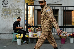 Arkivbild på man från Irans revolutionsgarde i Teheran.