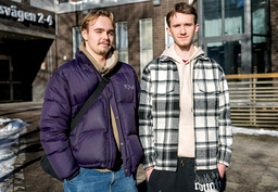 Gustav Bergström och Isak Nilsson går tredje året på gymnasiet och tror att en tiogradig betygsskala kan bli mer rättvis.