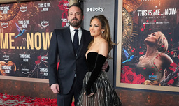 Skilsmässan mellan Ben Affleck och Jennifer Lopez har nu gått igenom. Här är det forna paret på premiären av Lopez film 'This Is Me... Now: A Love Story'.