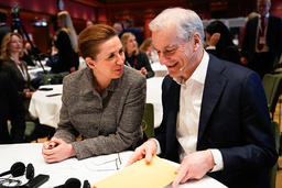 Danmarks statsminister Mette Frederiksen och Norges statsminister Jonas Gahr Støre på Samaks årsmöte i Oslo.