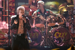 Billy Idol släpper ny musik för första gången på över ett decennium.