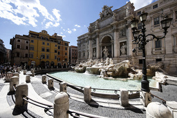 Arkivbild på Trevifontänen, på italienska Fontana di Trevi, i centrala Rom.