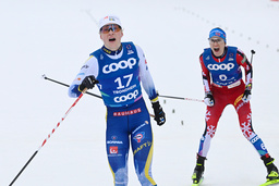 Sveriges Jonna Sundling tog bronset i söndagens VM-skiathlon. En irriterad Heidi Weng, som fälldes av Sundling strax före det sista varvet, skrek ut sin ilska vid målgången.