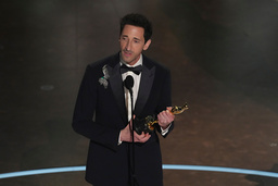 Adrien Brody tackade ordentligt för sin andra Oscar.