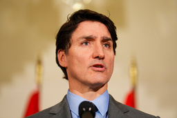 Kanadas premiärminister Justin Trudeau lovar svarstullar mot USA. Bild från i söndags.