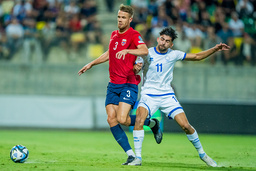 Cypriotiske landslagsanfallaren Andronikos Kakoullis, till höger, är klar för AIK.