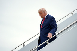 USA:s president Donald Trump har beordrad stopp för nya visum till utländska studenter som vill gå på prestigeuniversitetet Harvard, med hänvisning till "nationell säkerhet".