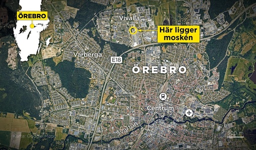 Två personer har skadats vid en skottlossning i anslutning till en moské i Örebro.