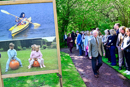Besökarna på Sollidens jubileumsutställning får bland annat se drottning Silvia och kronprinsessan Victoria paddla kajak 1980.