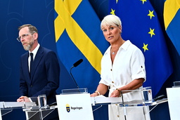 Socialminister Jakob Forssmed (KD) och äldre- och socialförsäkringsminister Anna Tenje (M).