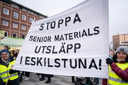 Demonstration i november 2025 mot att företaget Senior Material skulle släppa ut upp till 900 ton per år av den cancerframkallande och nervskadande kemikalien Metylklorid i produktionen vid sin fabrik. Arkivbild.