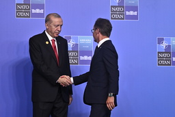 Turkiets president Recep Tayyip Erdogan och statsminister Ulf Kristersson (M) under Nato-toppmötet i Ankara i Turkiet.